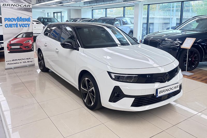 Opel Astra 1.2 Turbo 96kW GT, ČR, 1.MAJ - fotografie inzerátu
