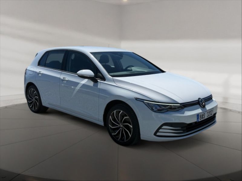 Volkswagen Golf 1,0 TSI Life - fotka 1 z 10