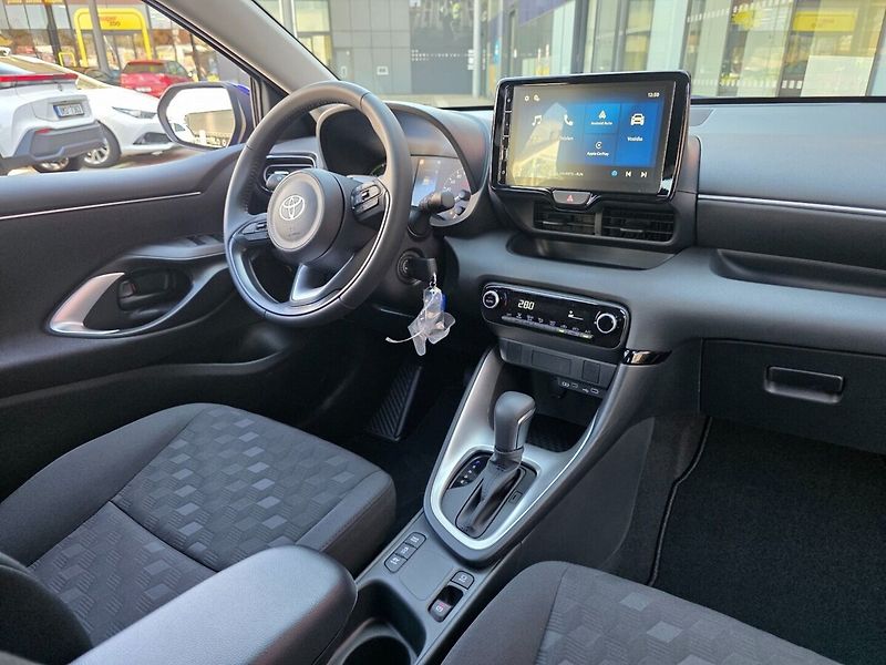 Toyota Yaris 1,5 Hybrid Comfort  do 30/6 - fotka 8 z 15