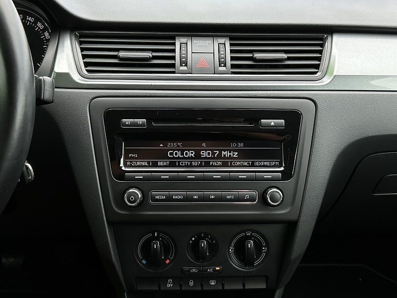 Škoda Rapid 1.2TSi Ambition PLUS 105PS Spa - fotka 18 z 30