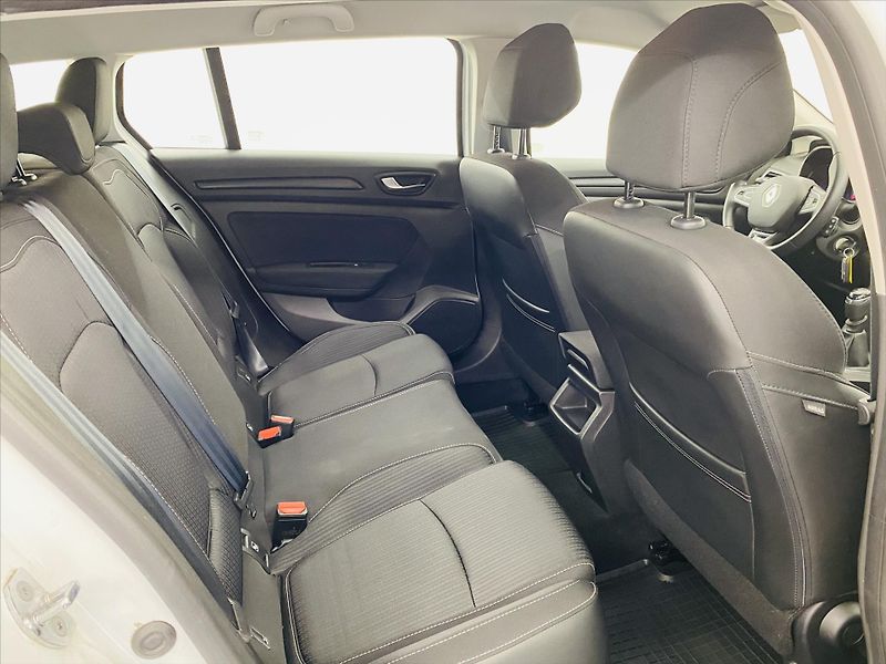 Renault Mégane 1,3 i 75Kw po servise - fotka 7 z 25