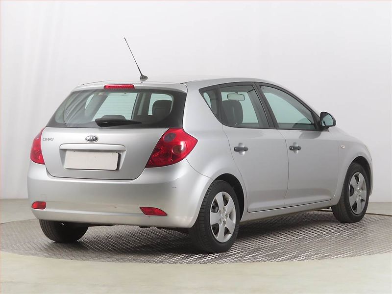 Kia Ceed (2008) 1.4 CVVT, po STK - fotka 5 z 15