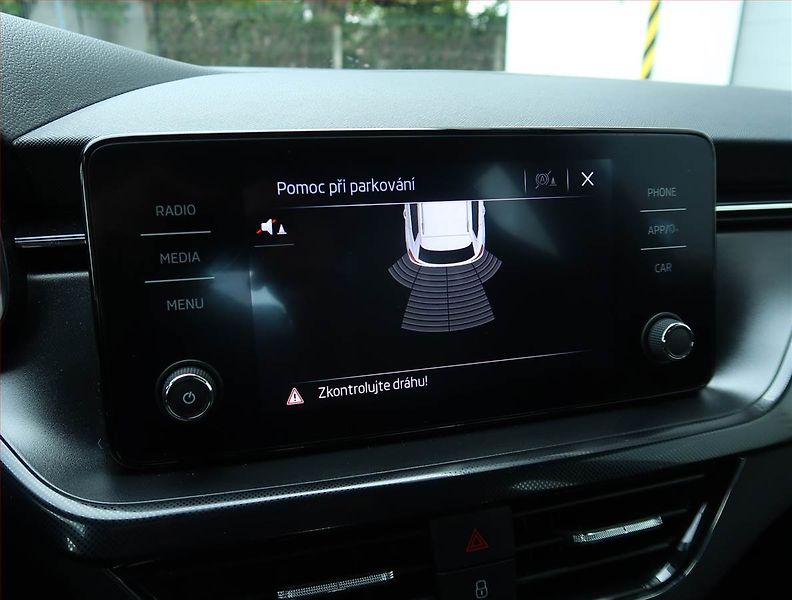 Škoda Kamiq (2020) Style Plus 1.6 TDI, Tempomat - fotka 18 z 20