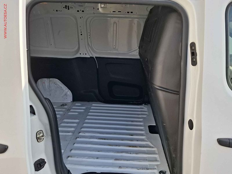 Toyota ProAce City (2022) 1.5D-4D MAXi, 2.maj,ČR, AC - fotka 8 z 18