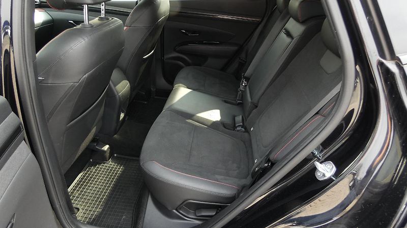 Hyundai Tucson 1.6 T-GDI N Line - fotka 19 z 22