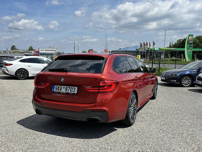 BMW Řada 5 (2019) BMW 530D 2019 - fotka 7 z 20