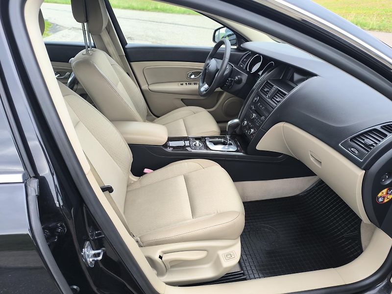 Renault Latitude (2011) 2.0 dCi 1MAJITEL,NOVÉ ČR - fotka 14 z 32