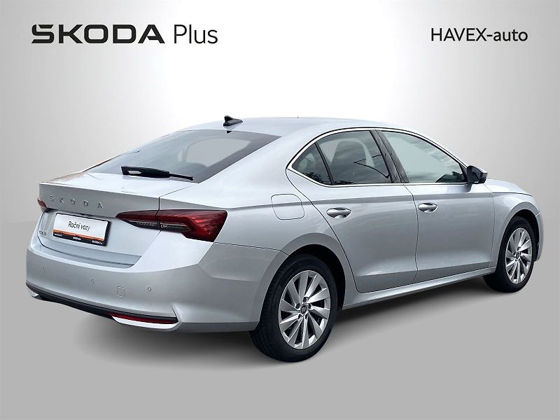 Škoda Octavia (2025) 1.5 TSI Top Selection - fotka 2 z 36
