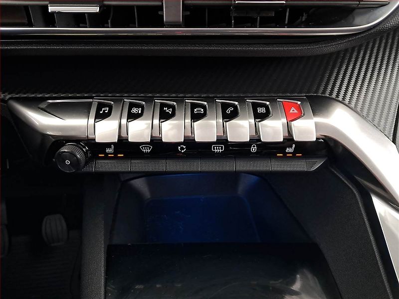 Peugeot 3008 (2021) 1.2 PureTech, Serv.kniha, Kůže - fotka 16 z 18