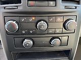 Chrysler Town & Country 3,8 i V6 RT LPG Automat 7míst - náhled 24