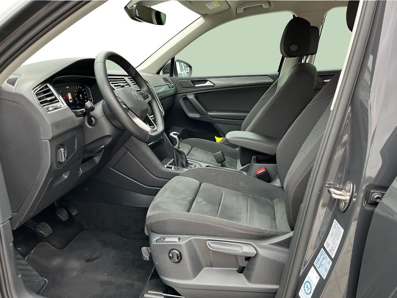 Volkswagen Tiguan 2,0 TDI 110 kW Business Premiu - fotka 11 z 28