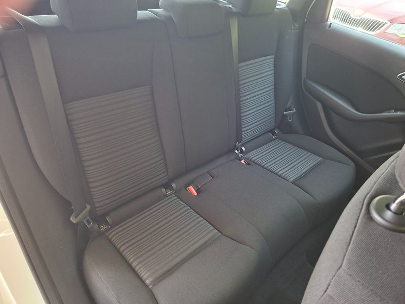 Mercedes-Benz Třídy B (2017) B 180D 80kW -S.KNIHA-SENZORY - fotka 31 z 49