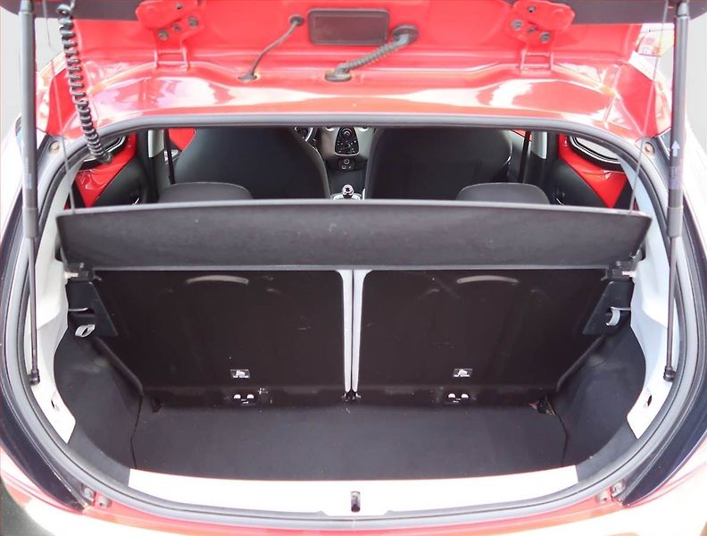 Toyota Aygo (2018) 1.0 VVT-i, Automat, Serv.kniha - fotka 13 z 17
