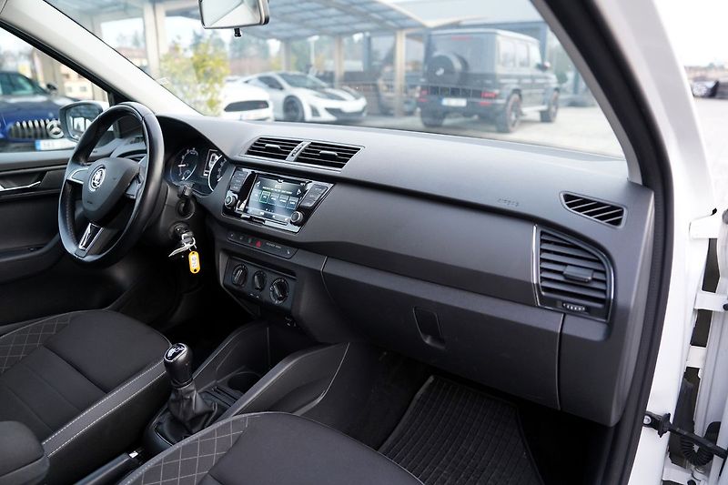 Škoda Fabia 1.0 TSI 70kW Ambition ČR - fotka 24 z 36