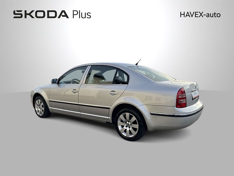 Škoda Superb (2006) 2.5 TDI TipTronic Elegance - fotka 25 z 27