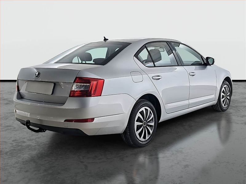 Škoda Octavia (2014) 1.2 TSI, Navi, Park. senzory - fotka 5 z 19