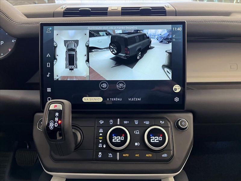 Land Rover Defender (2025) 3,0 130 X-Dynamic SE D350 AWD - fotka 13 z 19