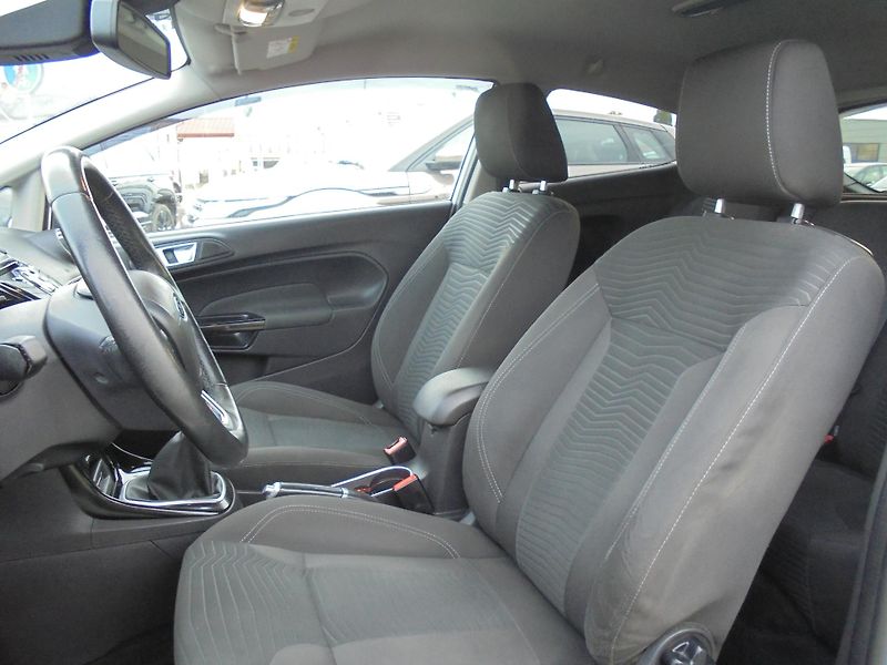 Ford Fiesta (2015) 1.6 TDCI-NAVIGACE-SUPER VÝBAVA - fotka 10 z 11