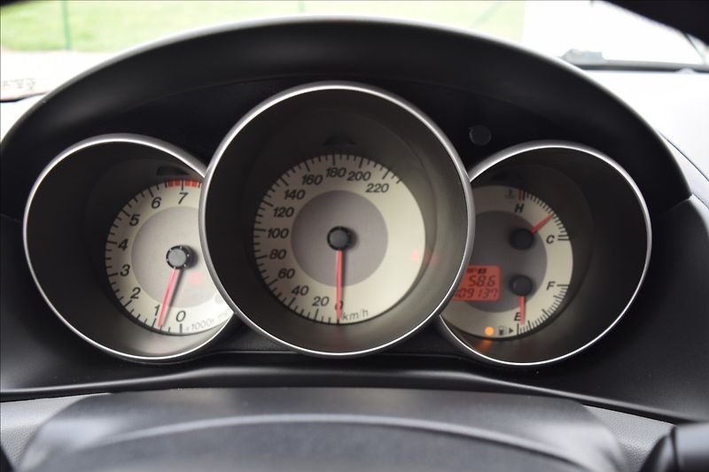 Mazda 3 1,4 i 62KW NOVÁ STK PO SERVISE - fotka 24 z 40