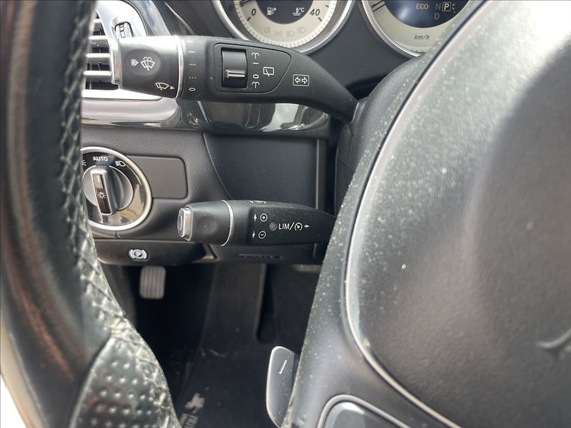 Mercedes-Benz CLS 2,2 250d 4-Matic 150kw GPS LED - fotka 17 z 34
