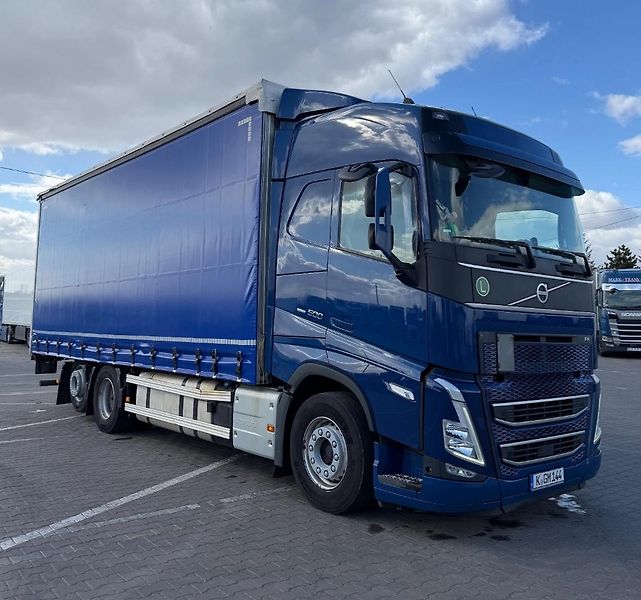 Volvo FH (2021) 500 6x2 shrnovačka EURO 6 - fotka 2 z 10