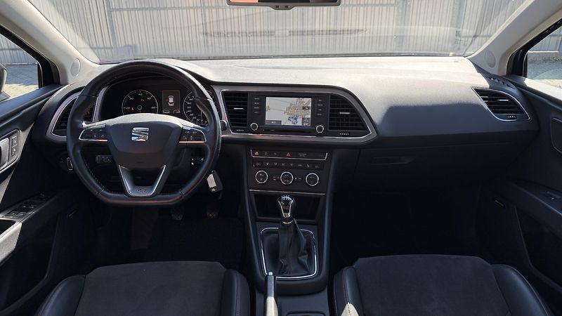 Seat Leon ST*2.0TDi*135kW*FR*LED*ACC* - fotka 9 z 20
