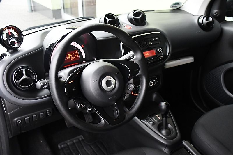 Smart Fortwo COUPE EQ 60KW - fotka 15 z 25