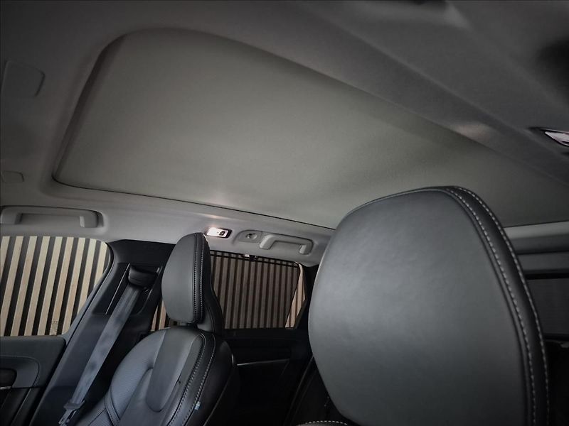 Volvo V90 CC D5 AWD Drive-E Pro POLESTAR - fotka 30 z 46