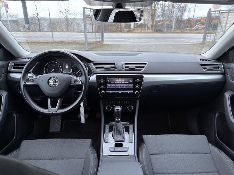 Škoda Superb 2.0 TDI 110 kW DSG, navigace - fotka 8 z 19