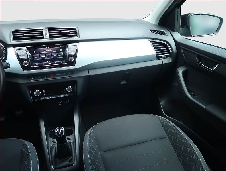 Škoda Fabia (2023) Ambition 1.0 TSI, Serv.kniha - fotka 8 z 15