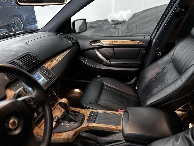 BMW X5 (2005) 4.8 IS V8,JEDINEČNÁ MOTORIZACE - fotka 22 z 33