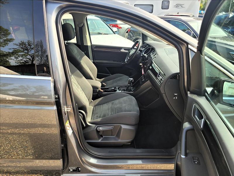 Volkswagen Touran 1,5 Již není k dispozici - fotka 12 z 50
