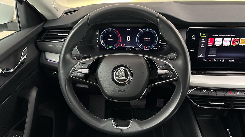 Škoda Octavia 2.0 TDI DSG Style Combi - fotka 9 z 27