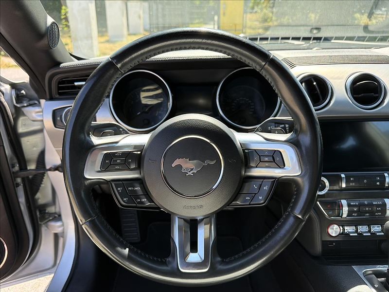 Ford Mustang 5,0 331 Kw GT V8 Automat - fotka 13 z 32
