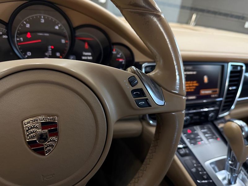 Porsche Panamera (2012) Porsche Panamera 3.0 Diesel Ti - fotka 23 z 31