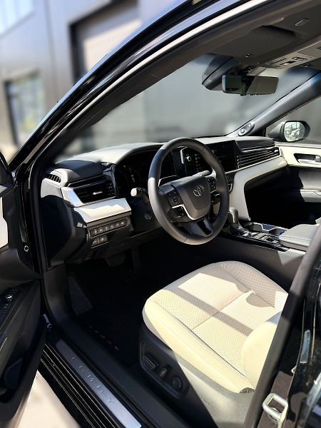 Toyota Camry Executive - fotka 6 z 7