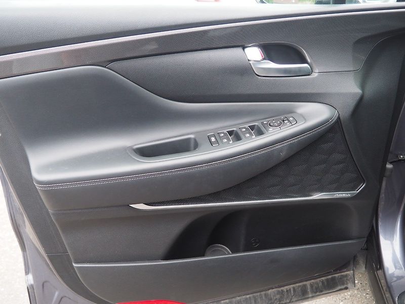 Hyundai Santa Fe (2022) 2.2 CRDi 4x4 Style Premium 8AT - fotka 10 z 48