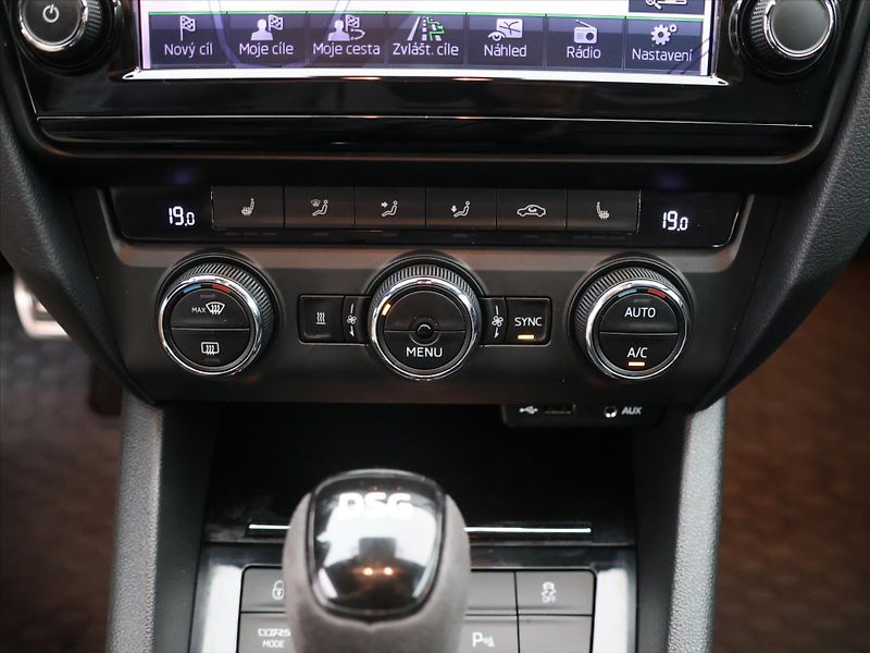 Škoda Octavia RS 2,0 TSI 169kW DSG 1.Maj. - fotka 21 z 31