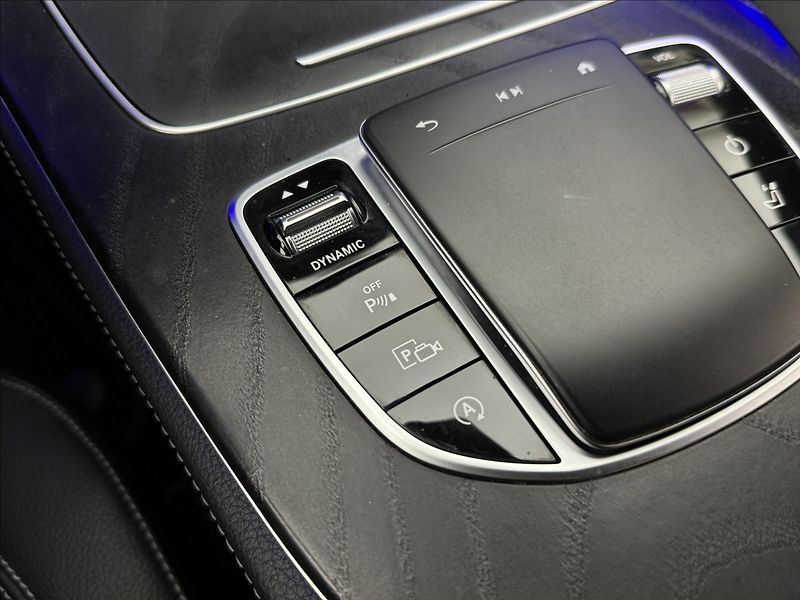 Mercedes-Benz Třídy E 2,9 400d 4MATIC AMG LED 360° - fotka 27 z 44
