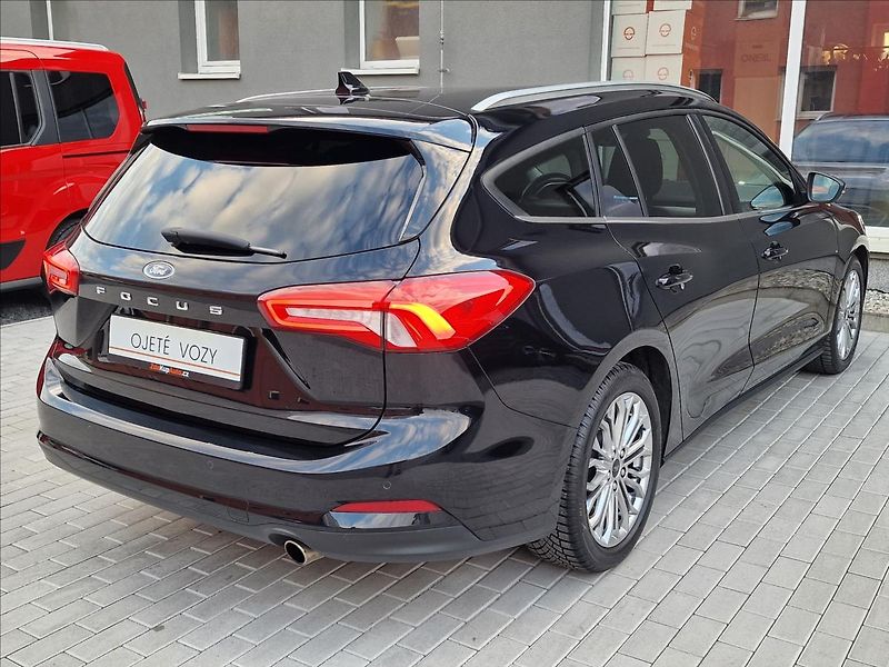 Ford Focus 1.5 EcoBlue Titanium,ČR,1.Maj - fotka 10 z 47