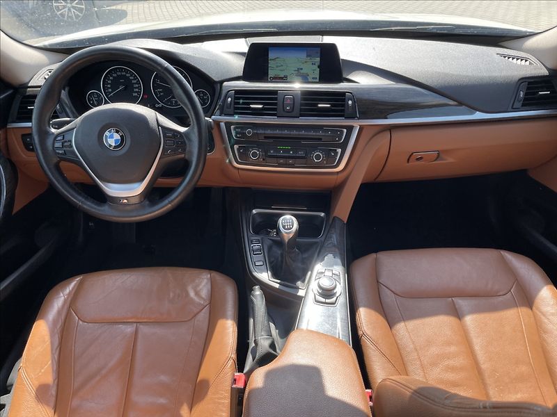 BMW Řada 3 2,0 d 120kw GT Panorama, prav. - fotka 12 z 39