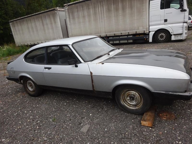Ford Capri (1982) Capri 2.0 - fotka 2 z 17