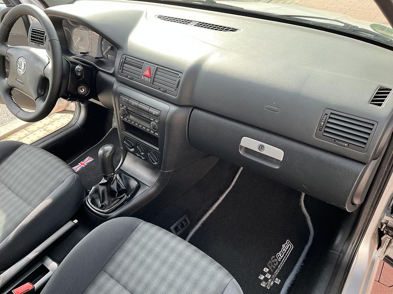 Škoda Octavia 1.9 TDi Tour - fotka 15 z 29