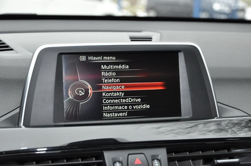 BMW X1 sDrive 18d 110kW Automat - fotka 16 z 21