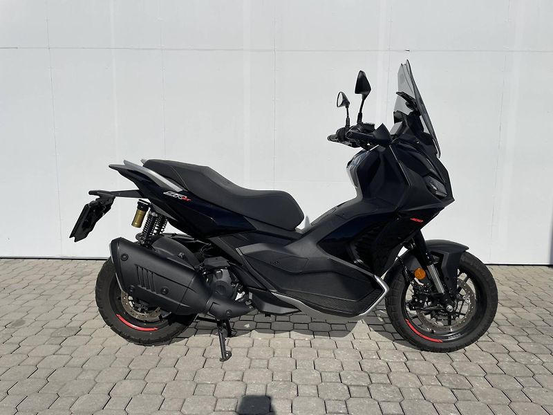 Aprilia (2026) SR GT 400 EU5+ - fotka 2 z 11