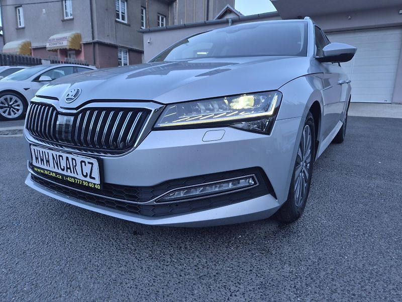 Škoda Superb Combi 2,0TDi 147kw DSG 17ALU - fotka 40 z 41