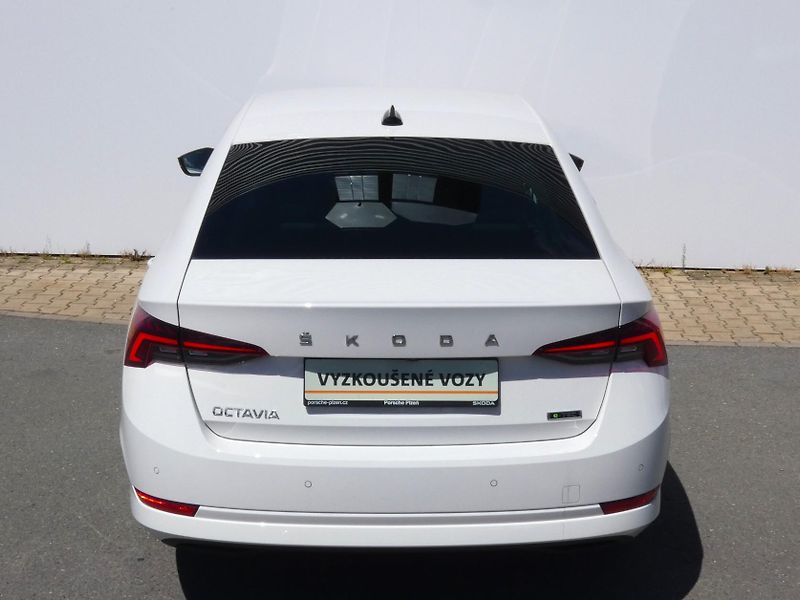 Škoda Octavia (2023) Style Plus 1,5 TSI DSG - fotka 12 z 30