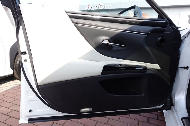 Lexus ES 300h ZLEVNĚNO 2,5HSD Elegance Plus - fotka 9 z 37