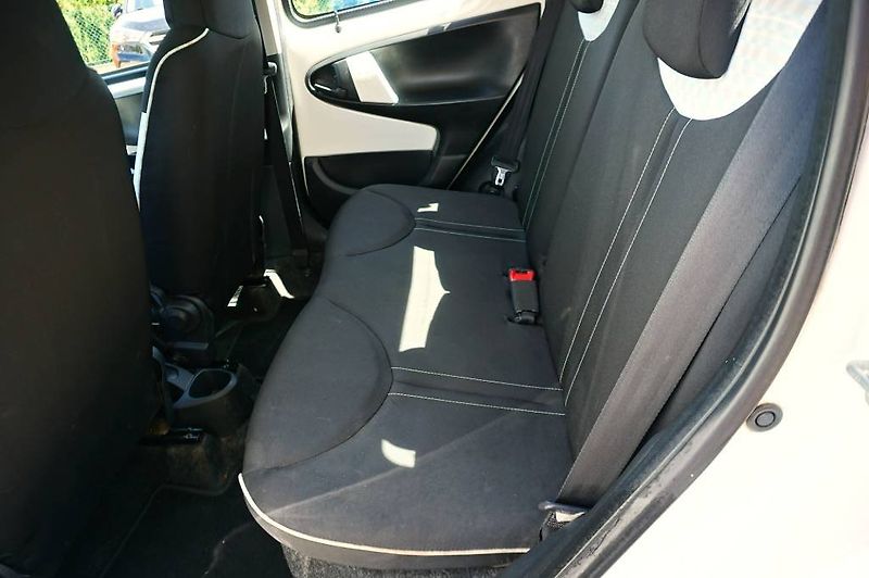 Citroën C1 (2013) TENDENCE 1,0i 50 kW - fotka 23 z 39