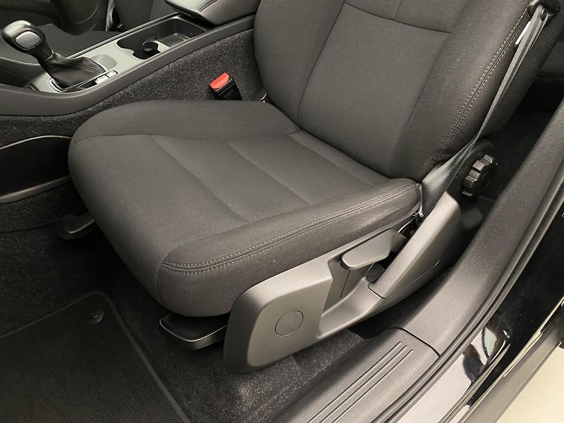 Volvo XC40 T2 KINETIC CZ - fotka 25 z 41